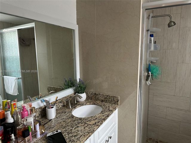 8021 N Sunrise Lakes Dr 101, Sunrise, FL 33322