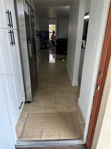 8021 N Sunrise Lakes Dr 101, Sunrise, FL 33322