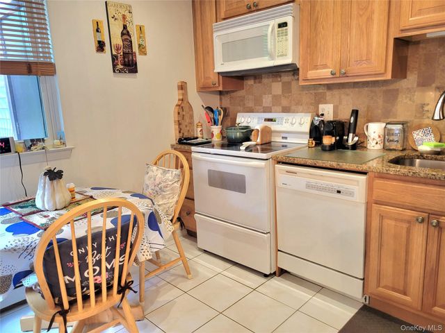 32 Woodland Trail 32, Carmel, NY 10512