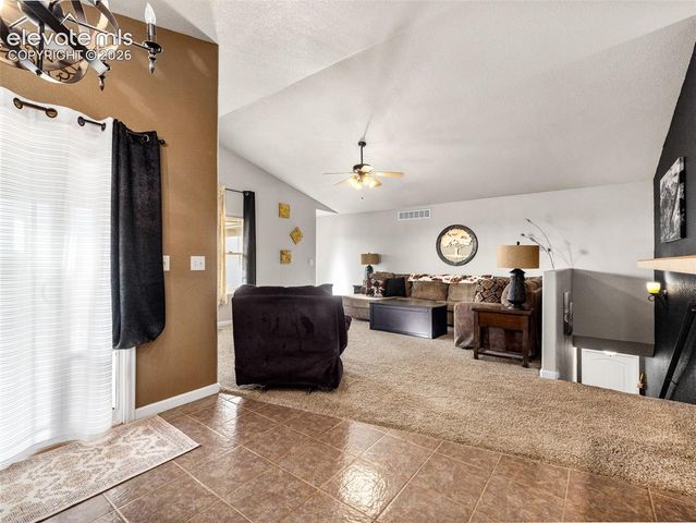 1140 W Shenandoah Drive, Pueblo, CO 81007