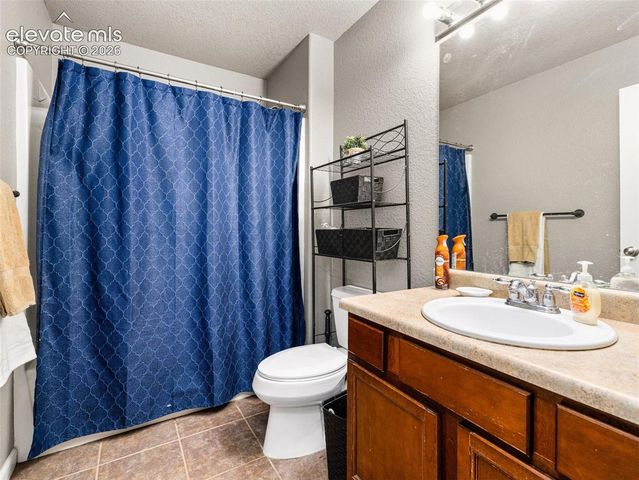 1140 W Shenandoah Drive, Pueblo, CO 81007