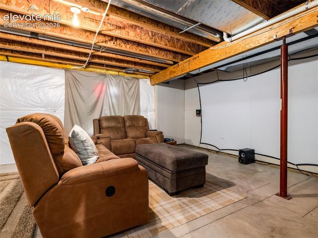 1140 W Shenandoah Drive, Pueblo, CO 81007
