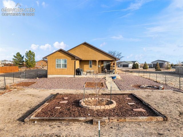 1140 W Shenandoah Drive, Pueblo, CO 81007