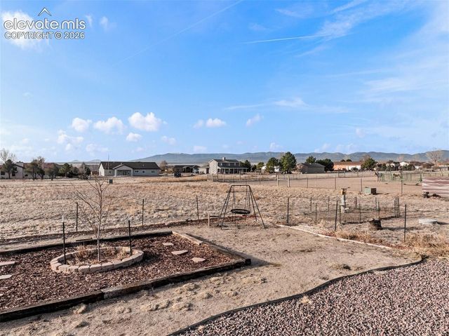 1140 W Shenandoah Drive, Pueblo, CO 81007