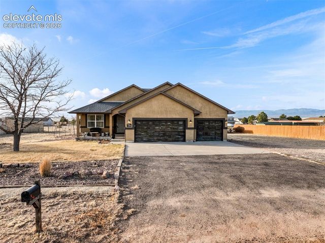1140 W Shenandoah Drive, Pueblo, CO 81007