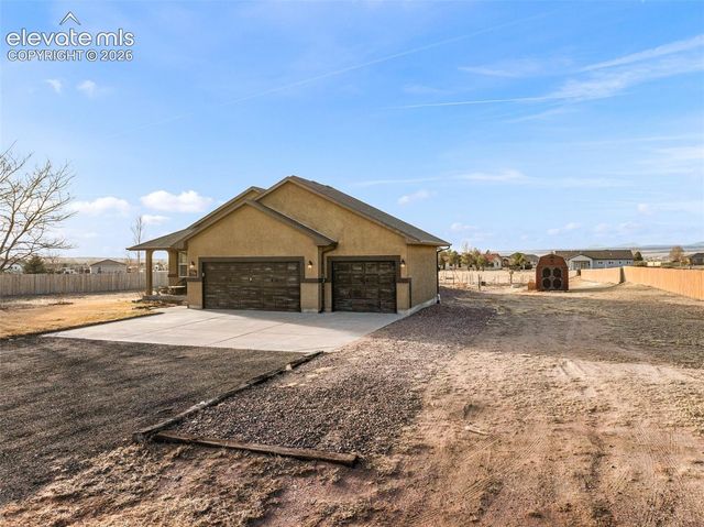 1140 W Shenandoah Drive, Pueblo, CO 81007