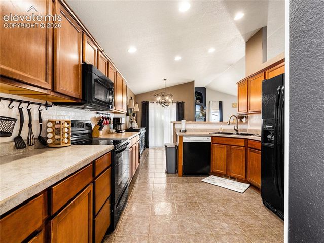 1140 W Shenandoah Drive, Pueblo, CO 81007