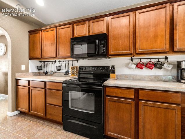 1140 W Shenandoah Drive, Pueblo, CO 81007