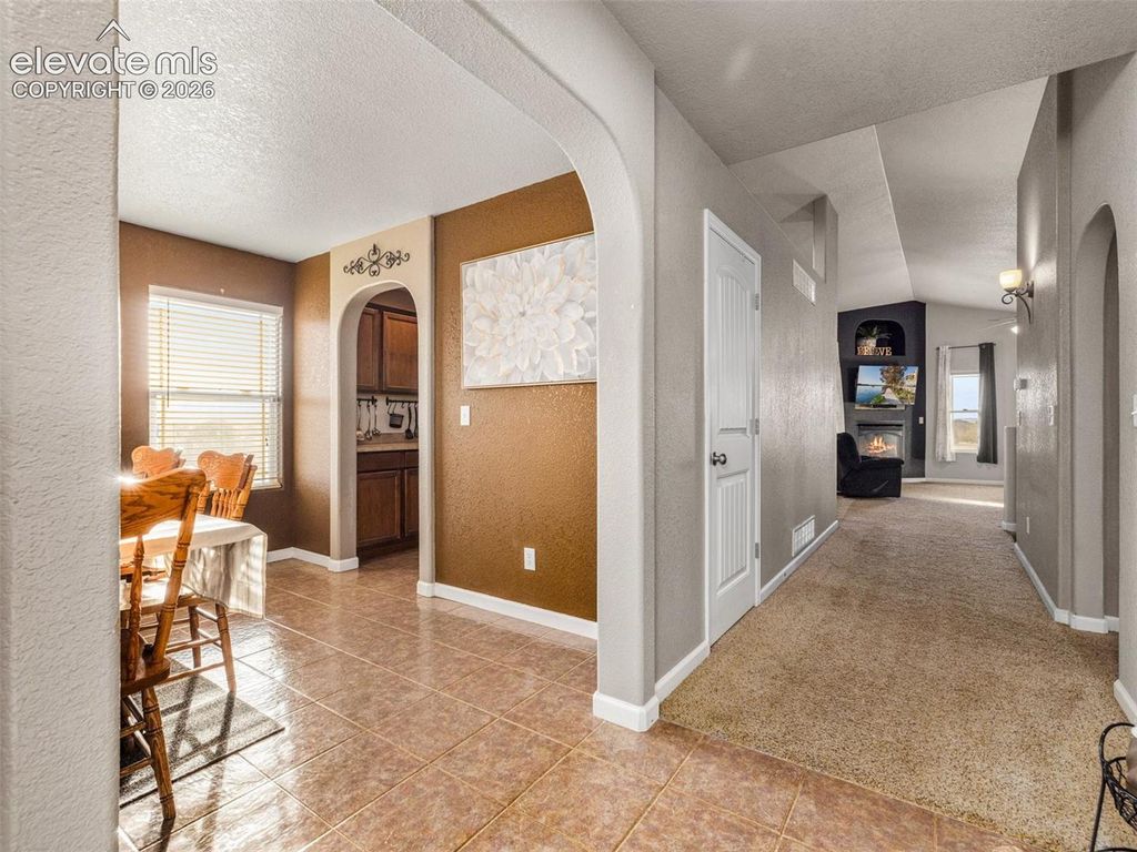 1140 W Shenandoah Drive, Pueblo, CO 81007 — photo 3