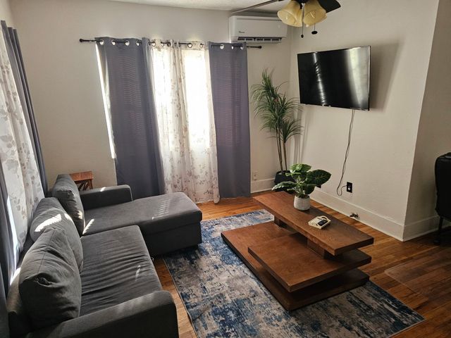 410 Estelle Street, Houston, TX 77003