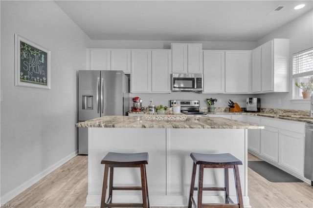 106 Village Pointe DR, Suffolk, VA 23434