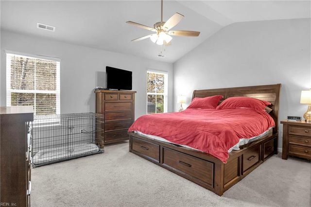 106 Village Pointe DR, Suffolk, VA 23434