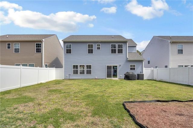 106 Village Pointe DR, Suffolk, VA 23434