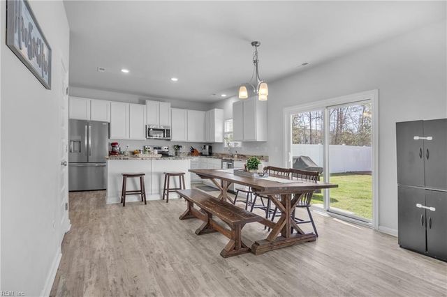 106 Village Pointe DR, Suffolk, VA 23434