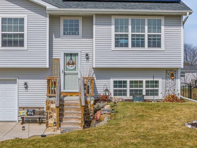 430 White Spruce Avenue, Baraboo, WI 53913