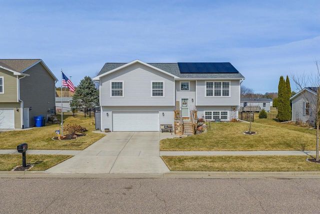 430 White Spruce Avenue, Baraboo, WI 53913