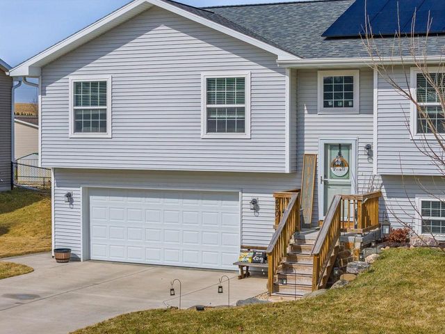 430 White Spruce Avenue, Baraboo, WI 53913