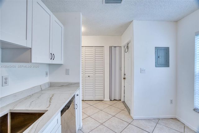 10829 NW 3rd Court B12L, Pembroke Pines, FL 33026