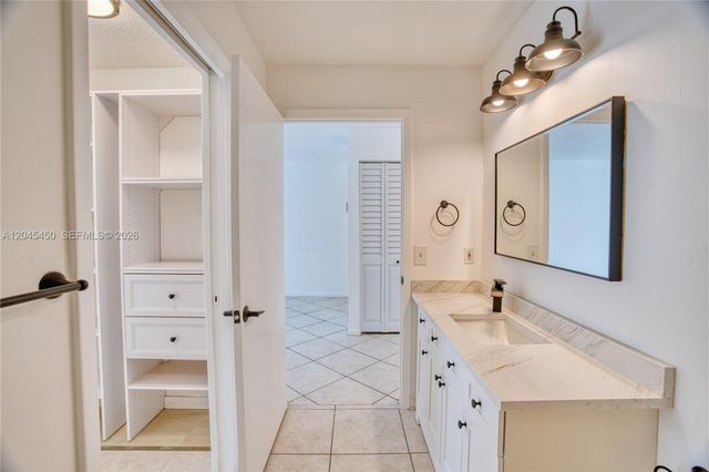 10829 NW 3rd Court B12L, Pembroke Pines, FL 33026