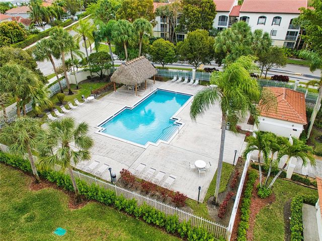 10829 NW 3rd Court B12L, Pembroke Pines, FL 33026