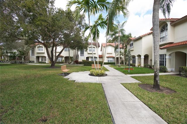 10829 NW 3rd Court B12L, Pembroke Pines, FL 33026