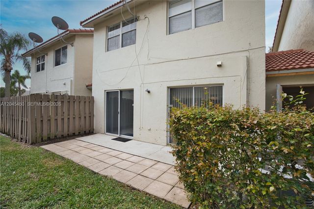 10829 NW 3rd Court B12L, Pembroke Pines, FL 33026