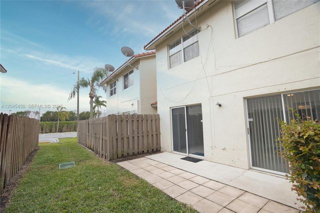 10829 NW 3rd Court B12L, Pembroke Pines, FL 33026