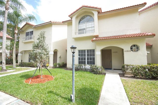 10829 NW 3rd Court B12L, Pembroke Pines, FL 33026