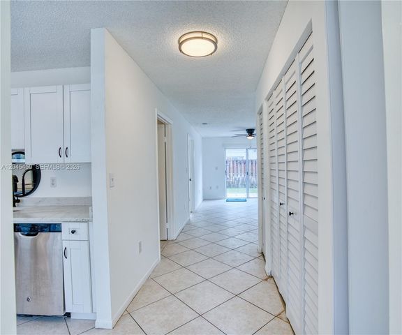 10829 NW 3rd Court B12L, Pembroke Pines, FL 33026