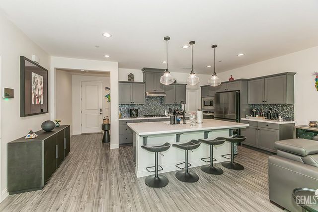 4148 Beverly Avenue, Clovis, CA 93619