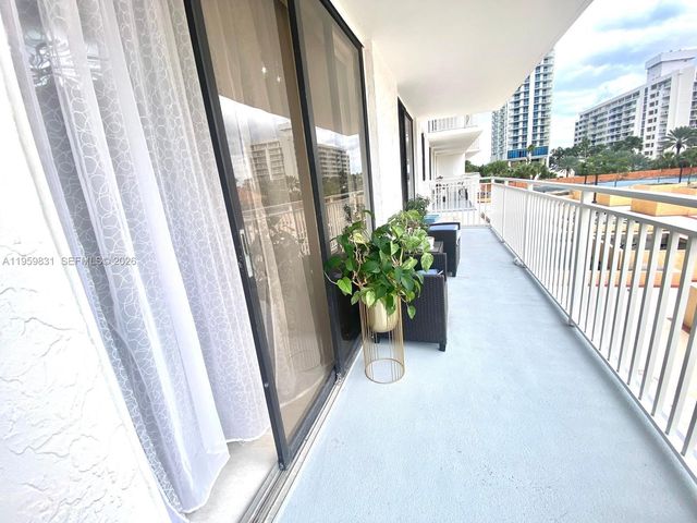 210 174th St 403, Sunny Isles Beach, FL 33160