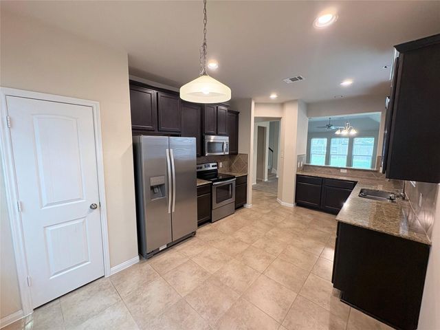 3721 Whisper Walk, Montgomery, TX 77356