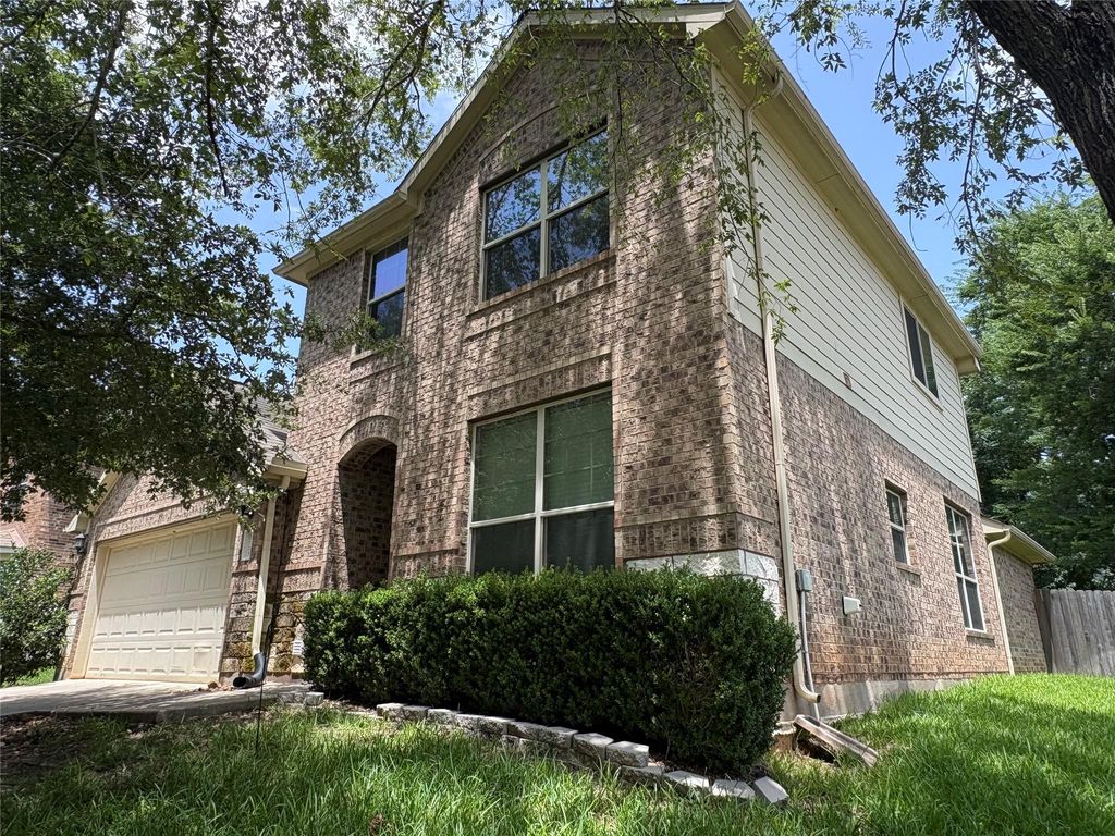 3721 Whisper Walk, Montgomery, TX 77356