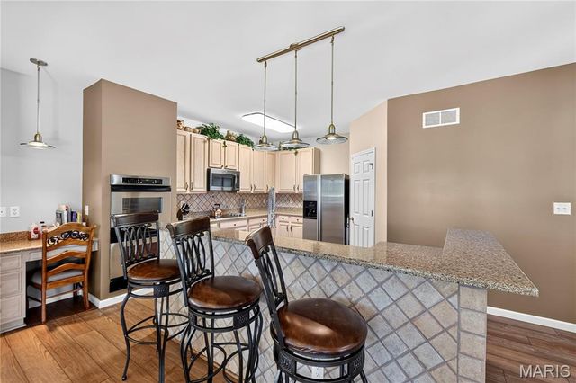 4262 Caballo Crossing Drive, Florissant, MO 63034