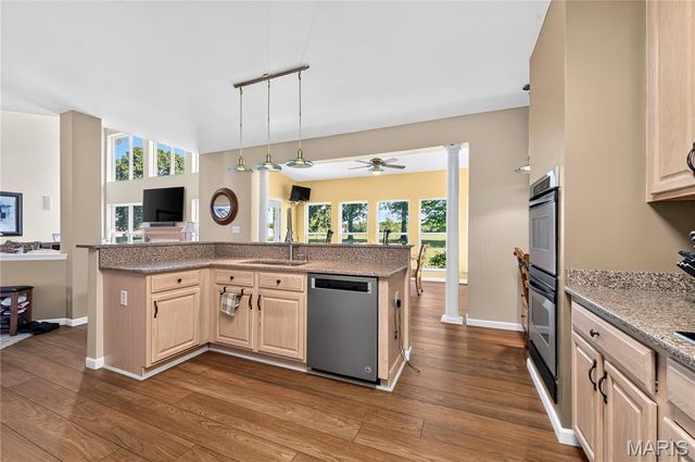 4262 Caballo Crossing Drive, Florissant, MO 63034