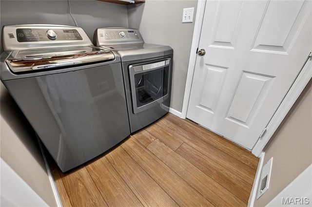 4262 Caballo Crossing Drive, Florissant, MO 63034