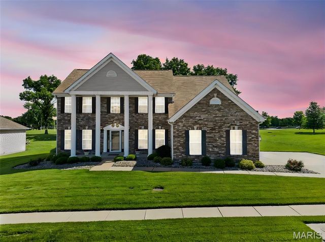 4262 Caballo Crossing Drive, Florissant, MO 63034