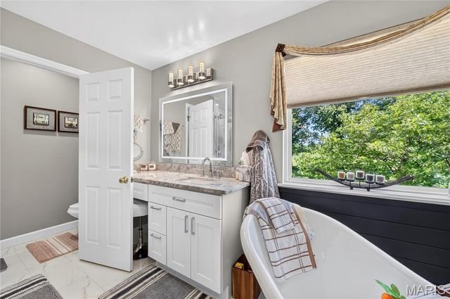 4262 Caballo Crossing Drive, Florissant, MO 63034