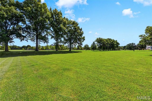 4262 Caballo Crossing Drive, Florissant, MO 63034