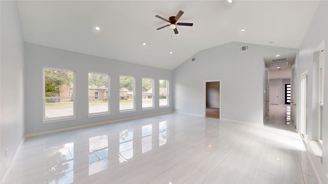 1718 Beaver Creek Circle, Duncanville, TX 75137