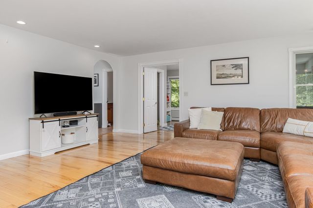 4 Bear Drive, Enfield, NH 03748