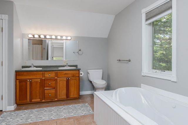 4 Bear Drive, Enfield, NH 03748