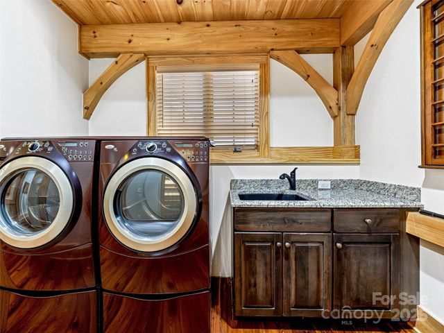 514 Eagle Lake Drive, Brevard, NC 28712