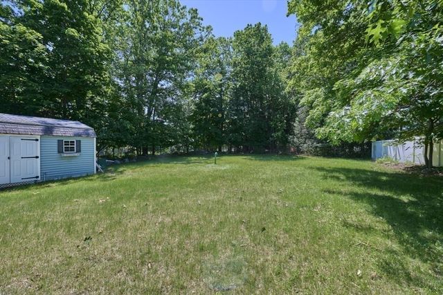 462 Park St, North Reading, MA 01864