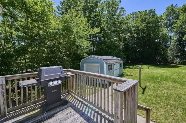 462 Park St, North Reading, MA 01864