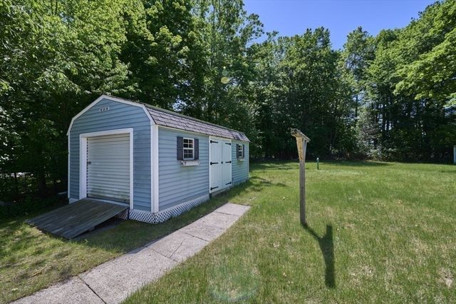 462 Park St, North Reading, MA 01864