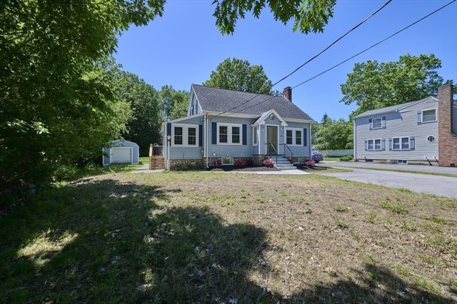 462 Park St, North Reading, MA 01864