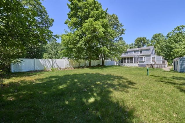 462 Park St, North Reading, MA 01864