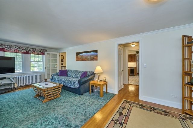 462 Park St, North Reading, MA 01864