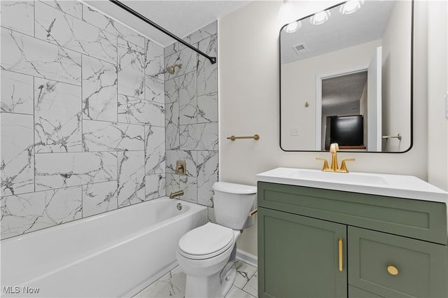 25735 Lorain Road 426, North Olmsted, OH 44070